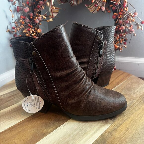 Baretraps Womens LANGLEY Ankle Zip Bootie Sz 7M in Dark Brown Cushioned - Picture 1 of 11